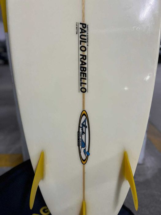 Prancha de surf Lightning Bolt 6'3" com capa