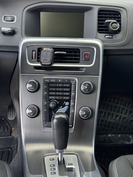 Продам VOLVO V60 Дизель