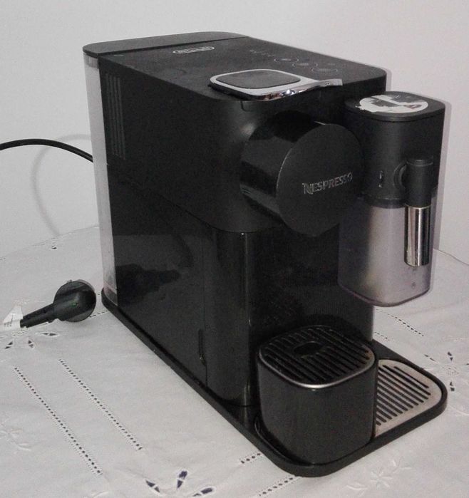 Maquina cafe Delongui EN510-B (Nespresso)