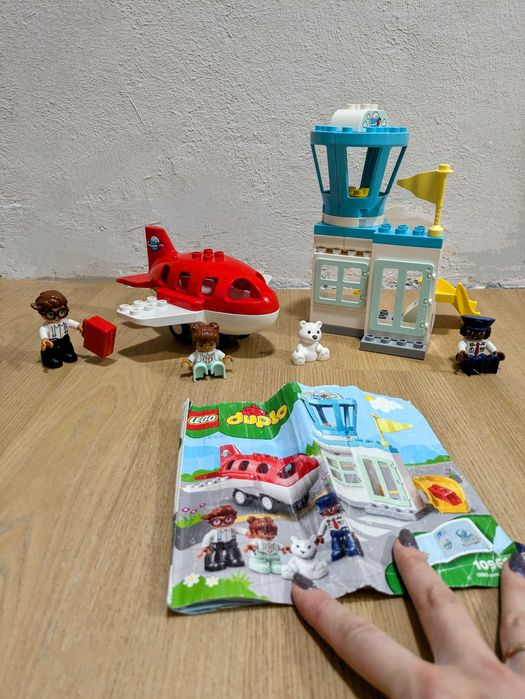 Lego duplo аеропорт літак