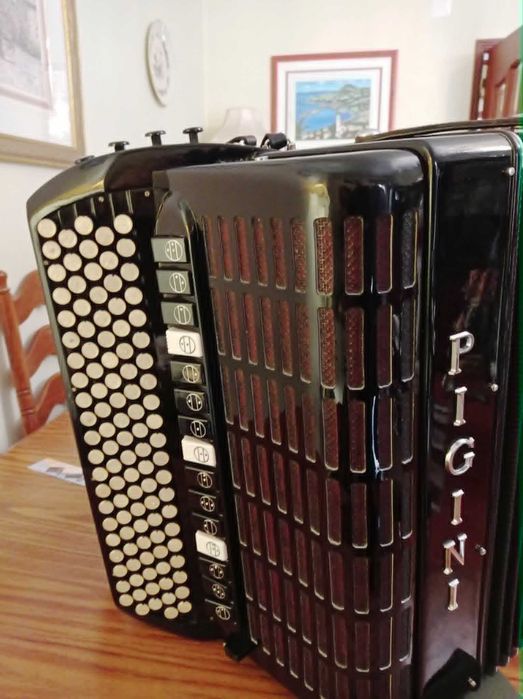 Acordeon Pigini como novo