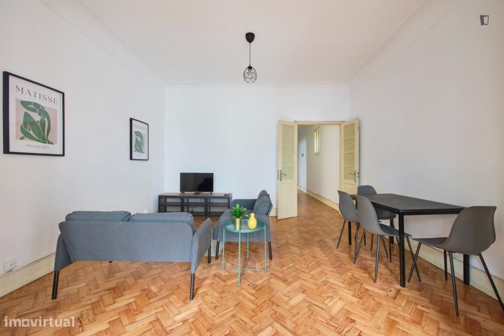 Quarto - localizado em Entrecampos Lisbon