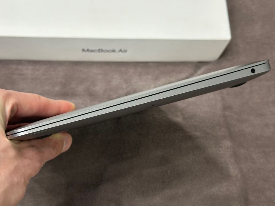 Macbook Air 13 M1 8/256 A2337 100%