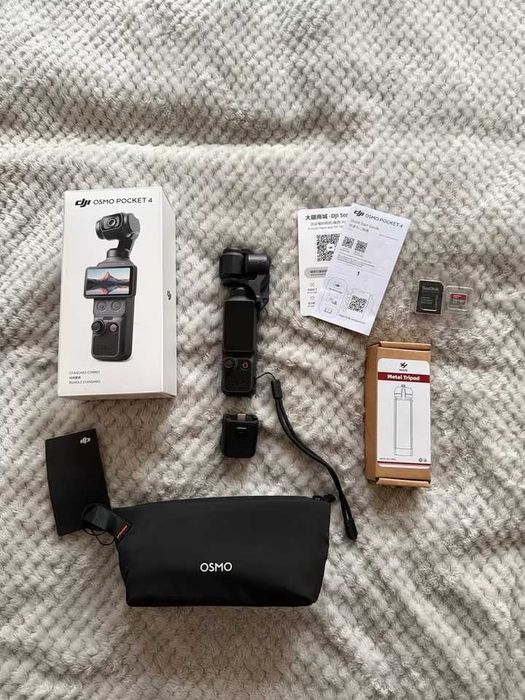 DJI Osmo Pocket 4 Standard Combo