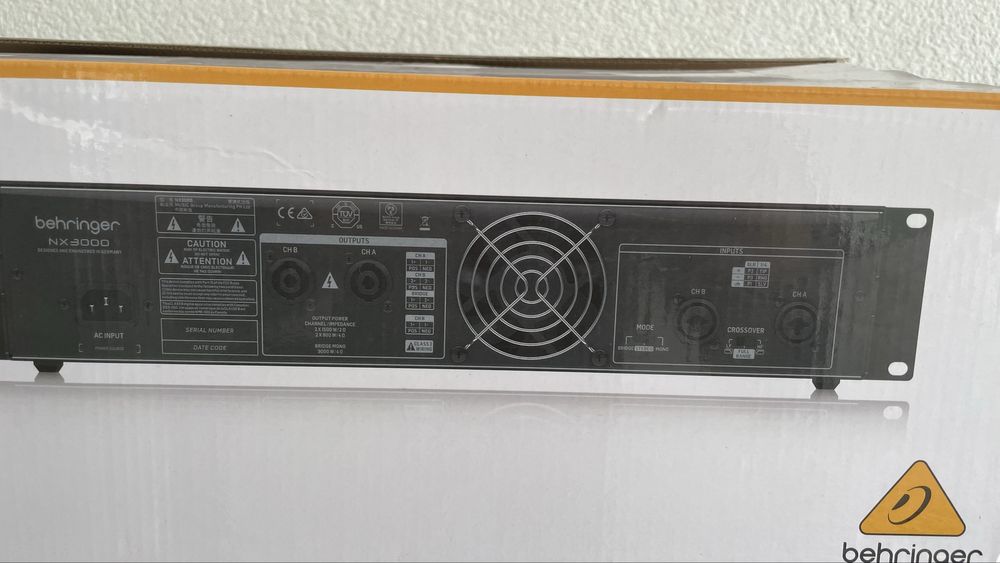 Amplificador berhinger NX3000