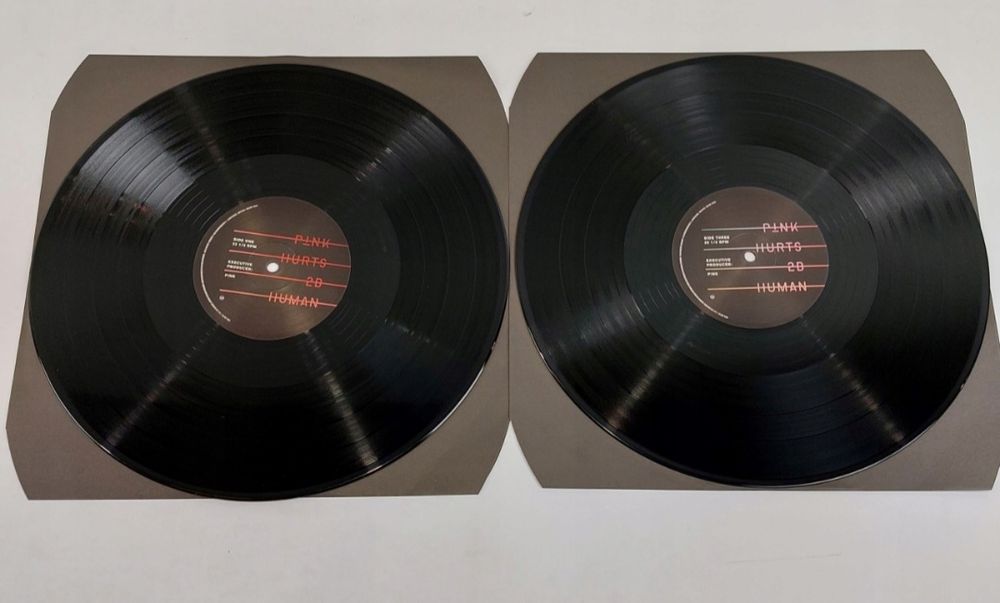 Winyl Hurts 2B Human Pink