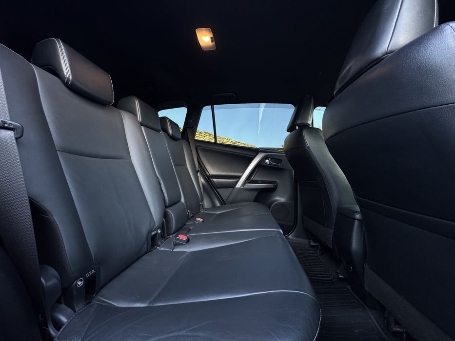 TOYOTA RAV4 повний привід офіційне авто