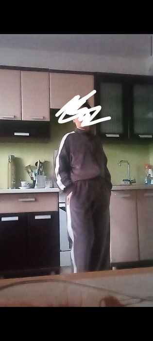 Спортивный велюровый костюм коричневый