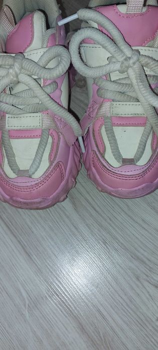 Кросівки для дівчинки