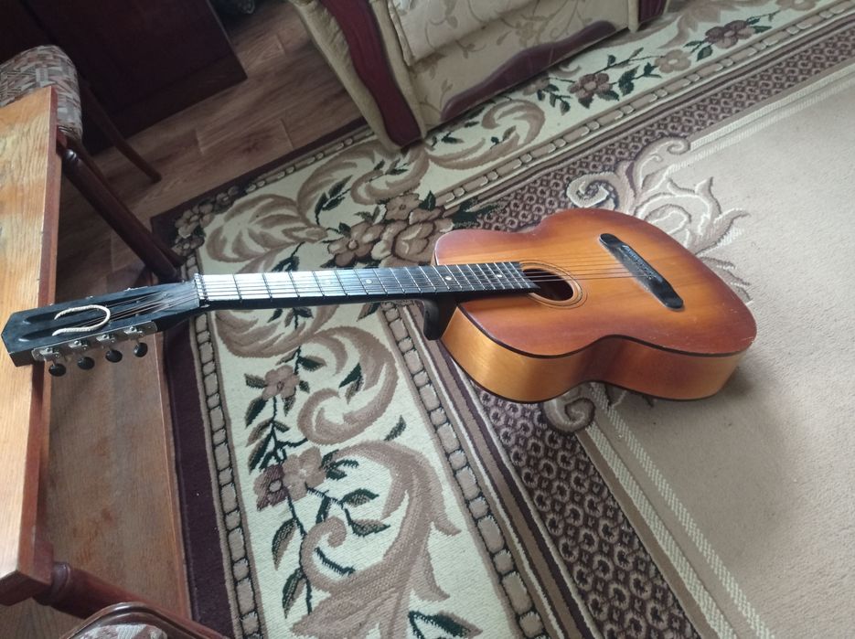 Гітара продам 1200