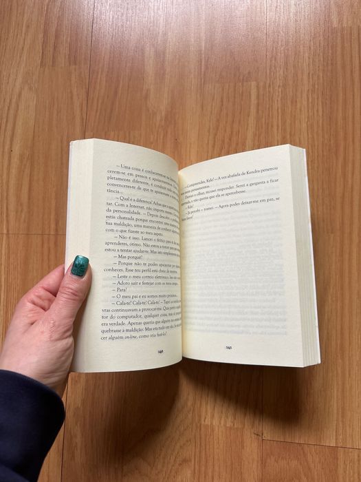 Livro Beastly - alex flinn