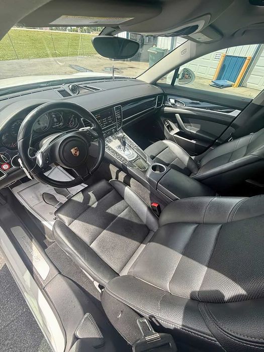Porsche Panamera 4S      2015