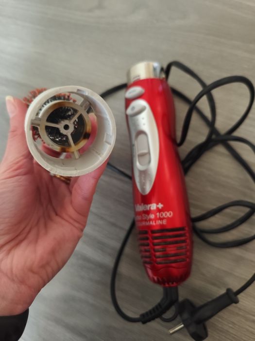 Фен-щітка Valera