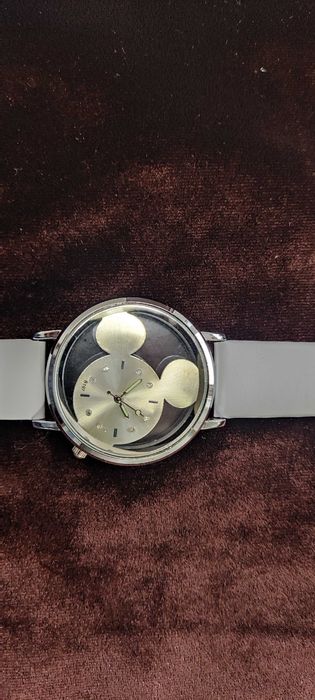 Lindíssimo Relógio Mickey  artigo novo