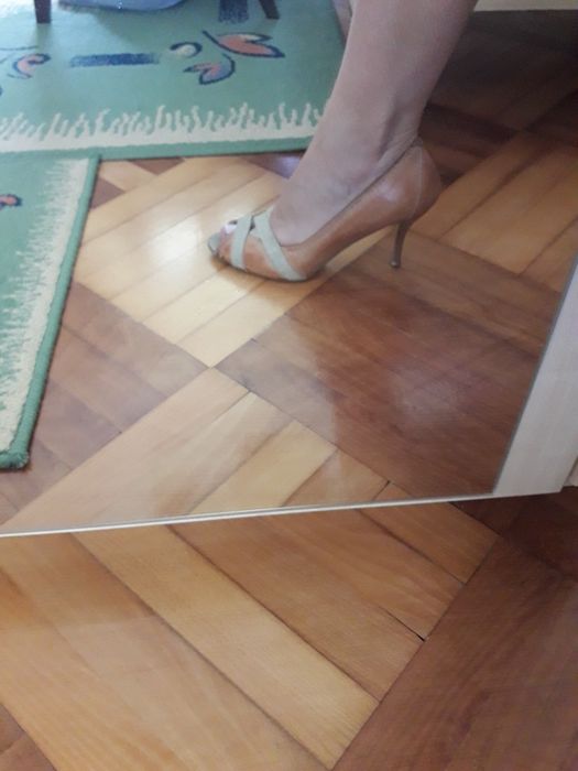Buty bez palców z cała pietą na obcasie