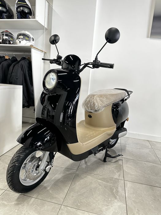 Mota Elétrica Brisa Estilo Vespa s/ Carta - Bateria Lítio 60v ALTA PERFOMANCE