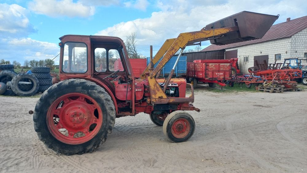 Ciągnik Volvo Bm 400 z turem
