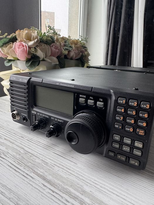 Трансивер Icom IC-718