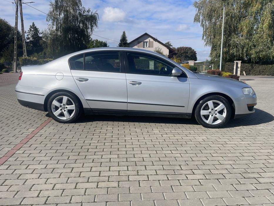 Benzyna + Lpg - zarejestrowany - sedan 2005 rok