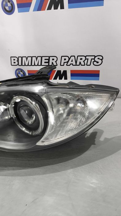 Farol BMW Serie 1 (E81/E82/E87/E88) Esquerdo Xenon Pré-LCI Com Angel Eyes