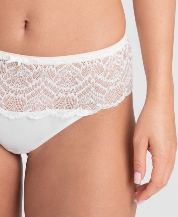 Stringi Samanta Charlotte C400 r. S, białe, włoska koronka w ornament