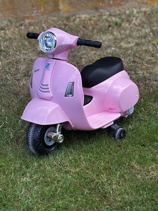 Motorek elektryczny SUN BABY Scooter Vespa Różowy