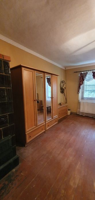 Будинок на високому фундаменті