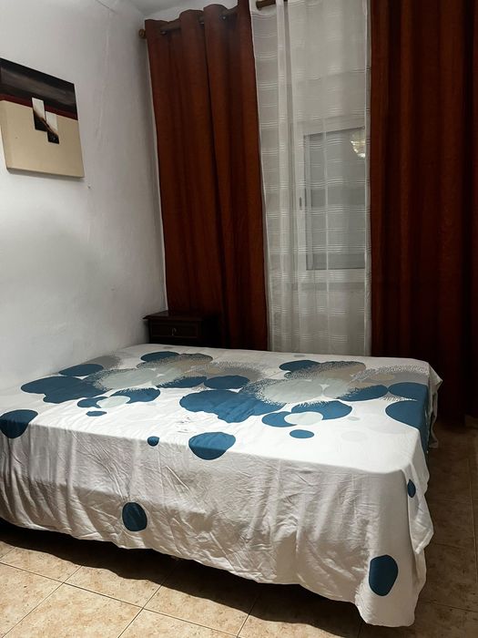 1 Quarto para casal & 1 quarto pra solteiro arrendar