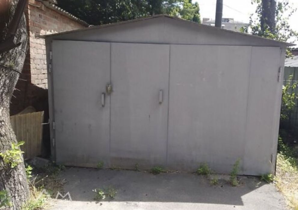 Гараж обустроенный в центре на ул. Толстого.