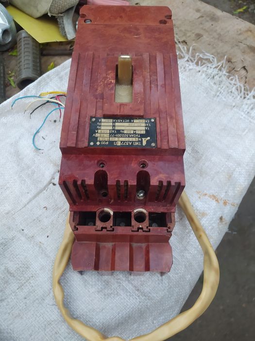 Автомат А3776П  рубильник 125А.