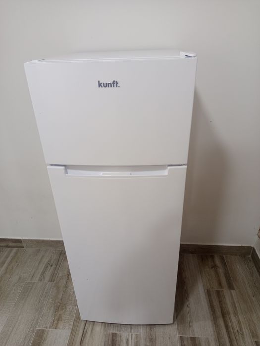 Frigorífico KUNFT (143cm - 206 L - Branco)