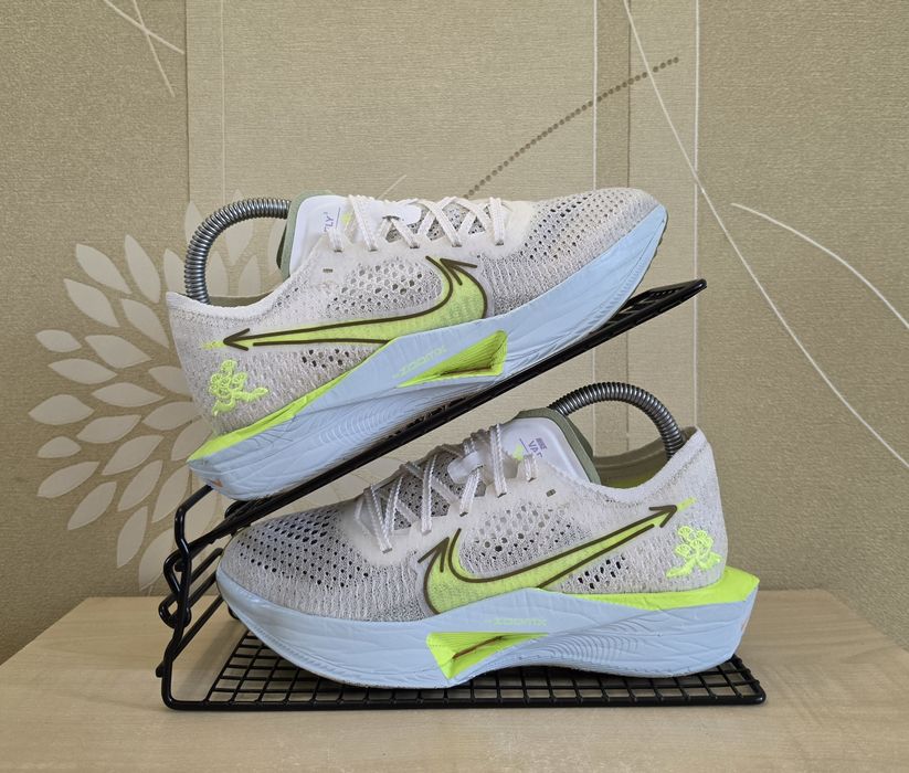 Жіночі кросівки Nike ZoomX Vaporfly 3 оригінал розмір 38.5
