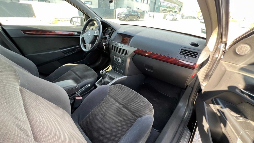 CarrinhaOpel Astra 1.4 Preto