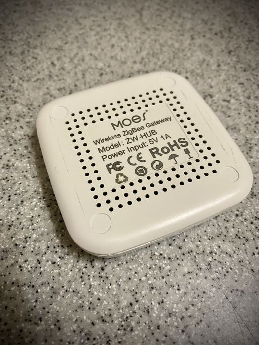 Moes Zigbee ZW-HUB‌ шлюз