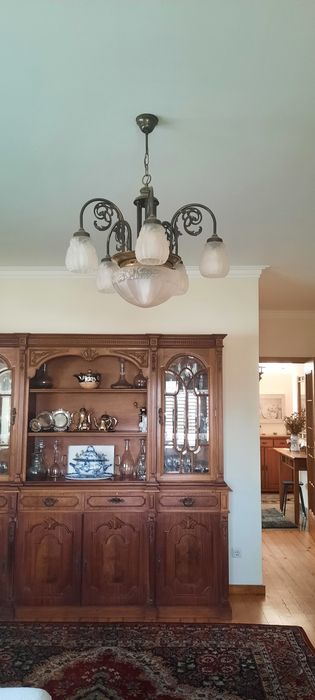 Cristaleira em mogno