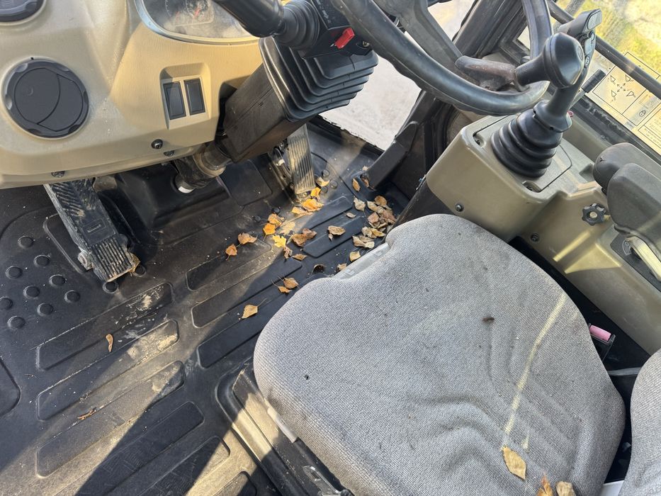 Навантажувач CASE 1221 CAT JSB VOLVO