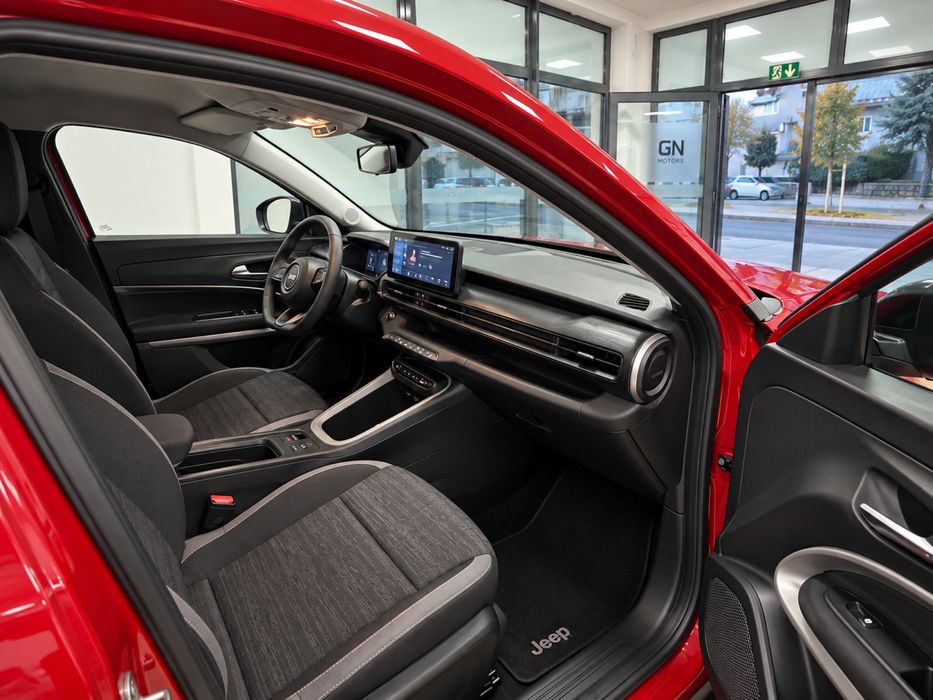 Jeep Avenger Elétrico Longitude | 2023 | 29.500 km | 156 cv