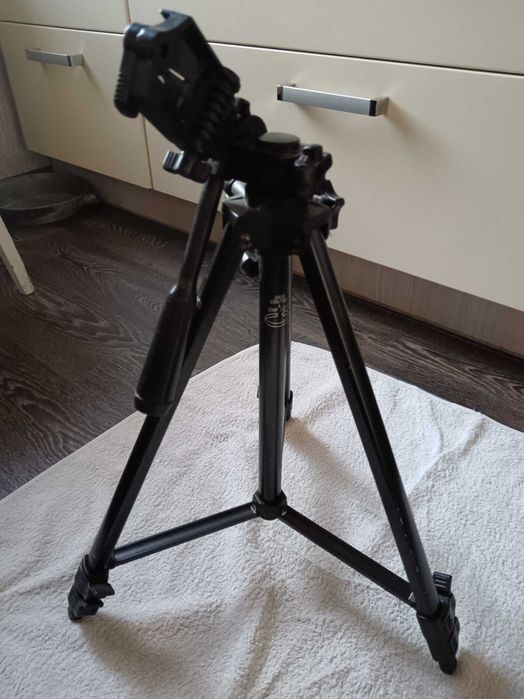 Штатив под фотокамеру