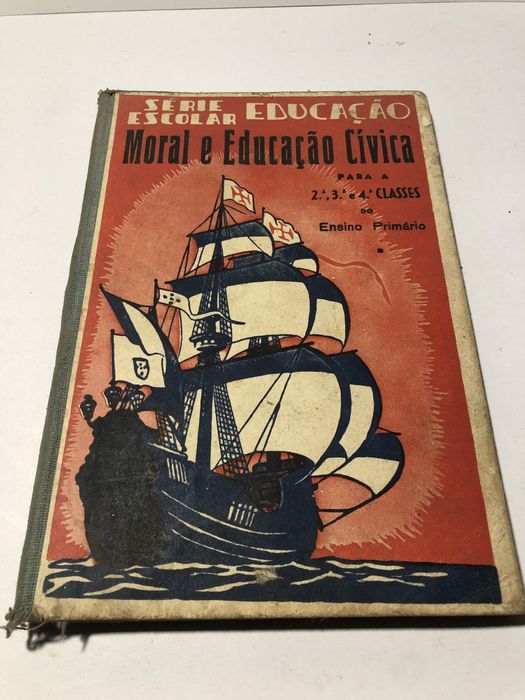 Livro antigo Moral e educação civic