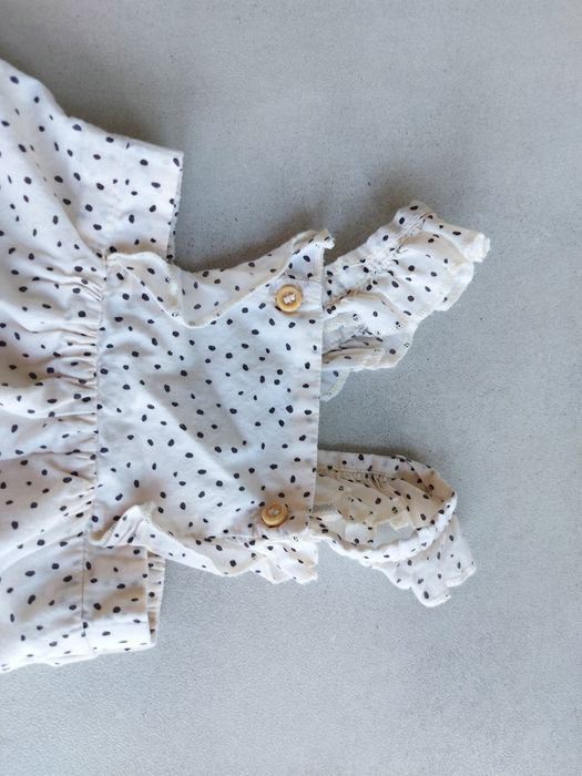 Rampers w kropki z falbankami jak Newbie