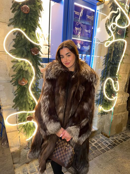 Шуба натуральна чорнобурка