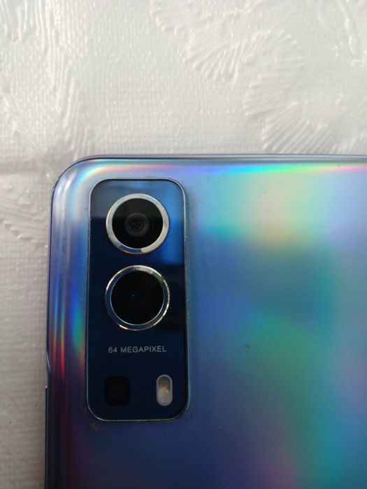 Телефон Vivo Y72 5G