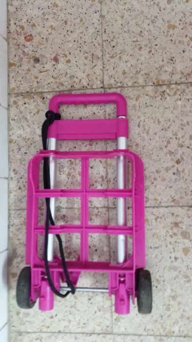 Carrinho para malas e caixas