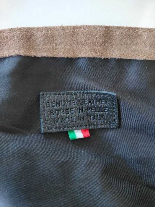 Mala em Camurça Italiana Efeito Croco – Muito Bom Estado