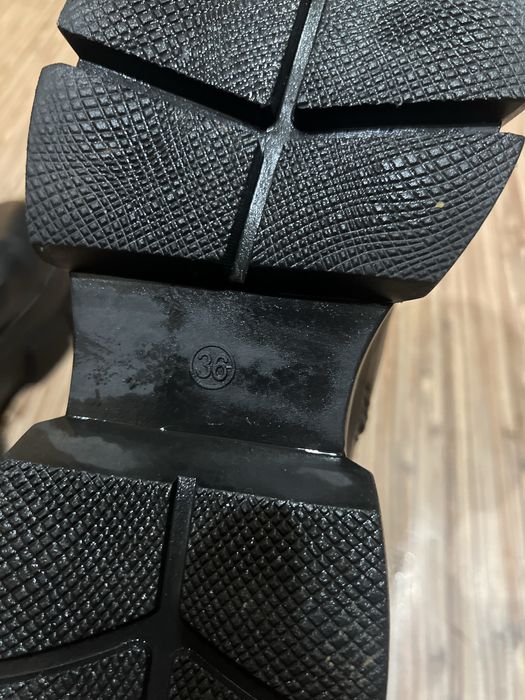 Ботинки зимові на масивній підошві