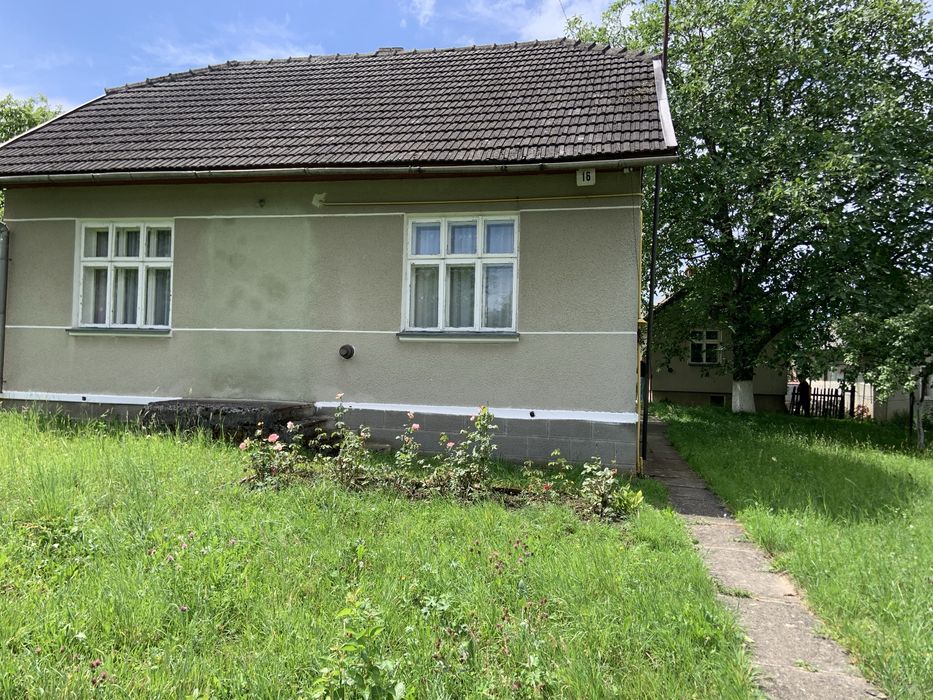 Продаж будинку і літньої кухні в м.Стебник