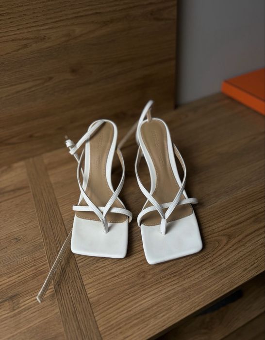 Продам босоніжки, Bottega Veneta, 35 розмір, шкіра, люкс якість!