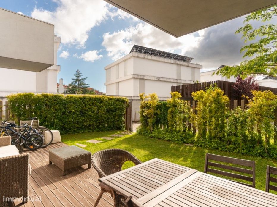 Apartamento T2 de Luxo com Jardim Privativo no Restelo, inserido em...