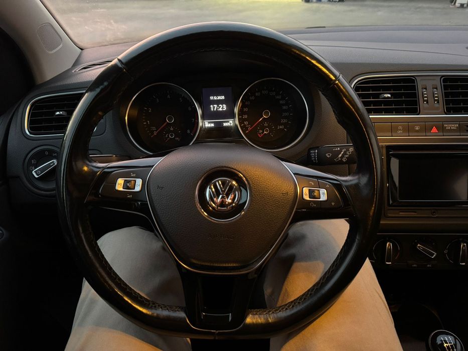 Volkswagen Polo 1.0 Confortline