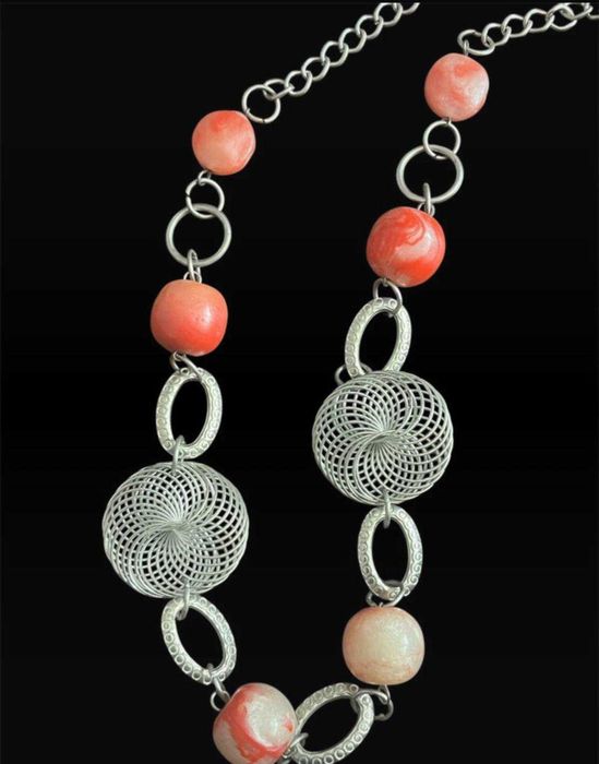 Жіноче кольє , сучасна біжутерія